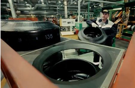 Сборка шины в компании Pirelli