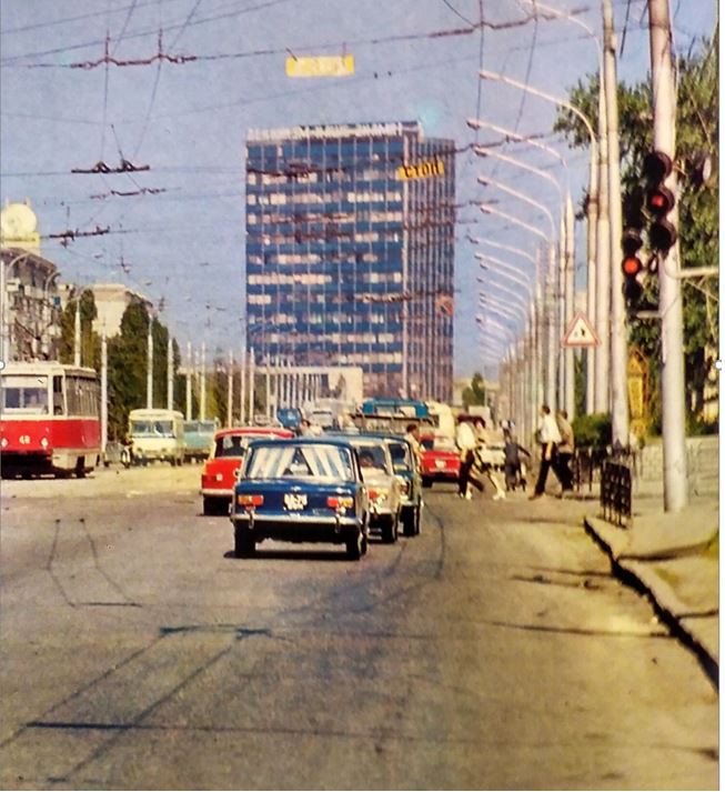 Улица Димитрова и здание ВГСПИ. Воронеж. 1975.