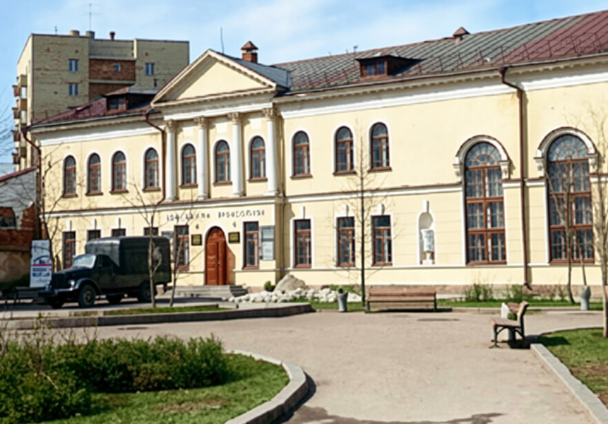 Первое здание Воронежского коммунально-строительного техникума. Фото восстановлено ИИ.