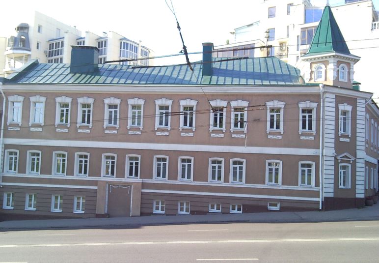 Бывшая гостиница купца Вяхирева. Улица Степана Разина, 53.