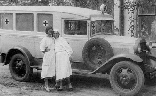Первые автомобили скорой помощи. 1930-е гг.