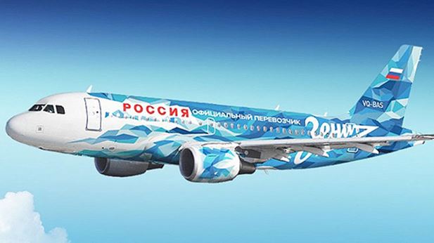 Самолёт авиакомпании "Россия" с логотипом "Зенита" на борту