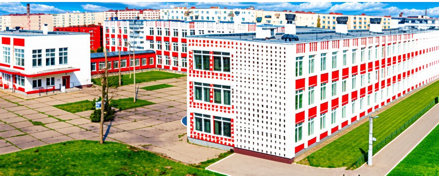 Средняя школа №70 г. Воронежа. 1966. Фото восстановлено нейросетью.